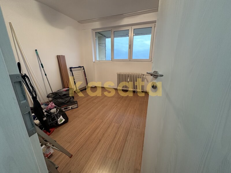 Valea Oltului 3 camere etaj intermediar renovat  metrou